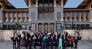 NATO Liderler Zirvesi'nden aile fotoğrafı