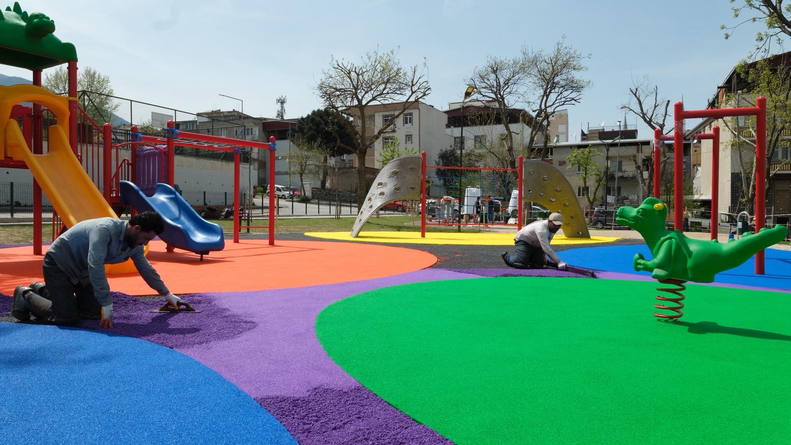 Yıldırım’da parklara yaz bakımı