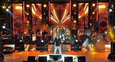 Bursa Festivali’nde Özcan Deniz ile muhteşem final