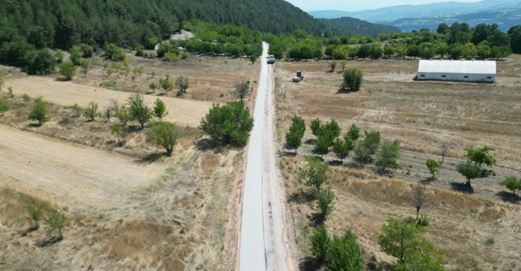 Keles'te yollar hem yenileniyor hem genişliyor