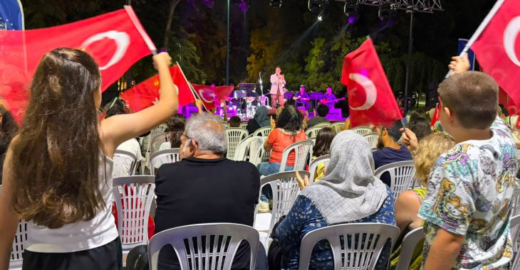 Kültürpark'ta zafer türküleri