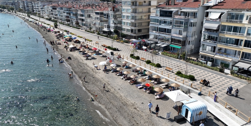 Plaj mudanya hizmete açıldı