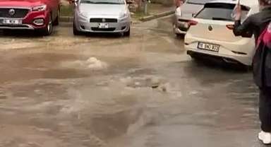 Bursa’da pazar yerleri ve sokaklar göle döndü