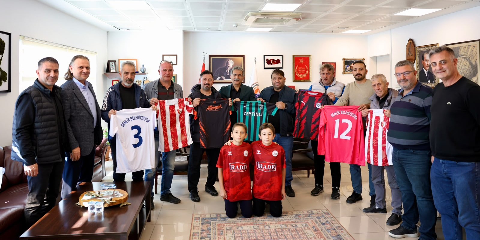 Gemlik Belediyesi'nden Amatör Spor Kulüplerine Forma Desteği