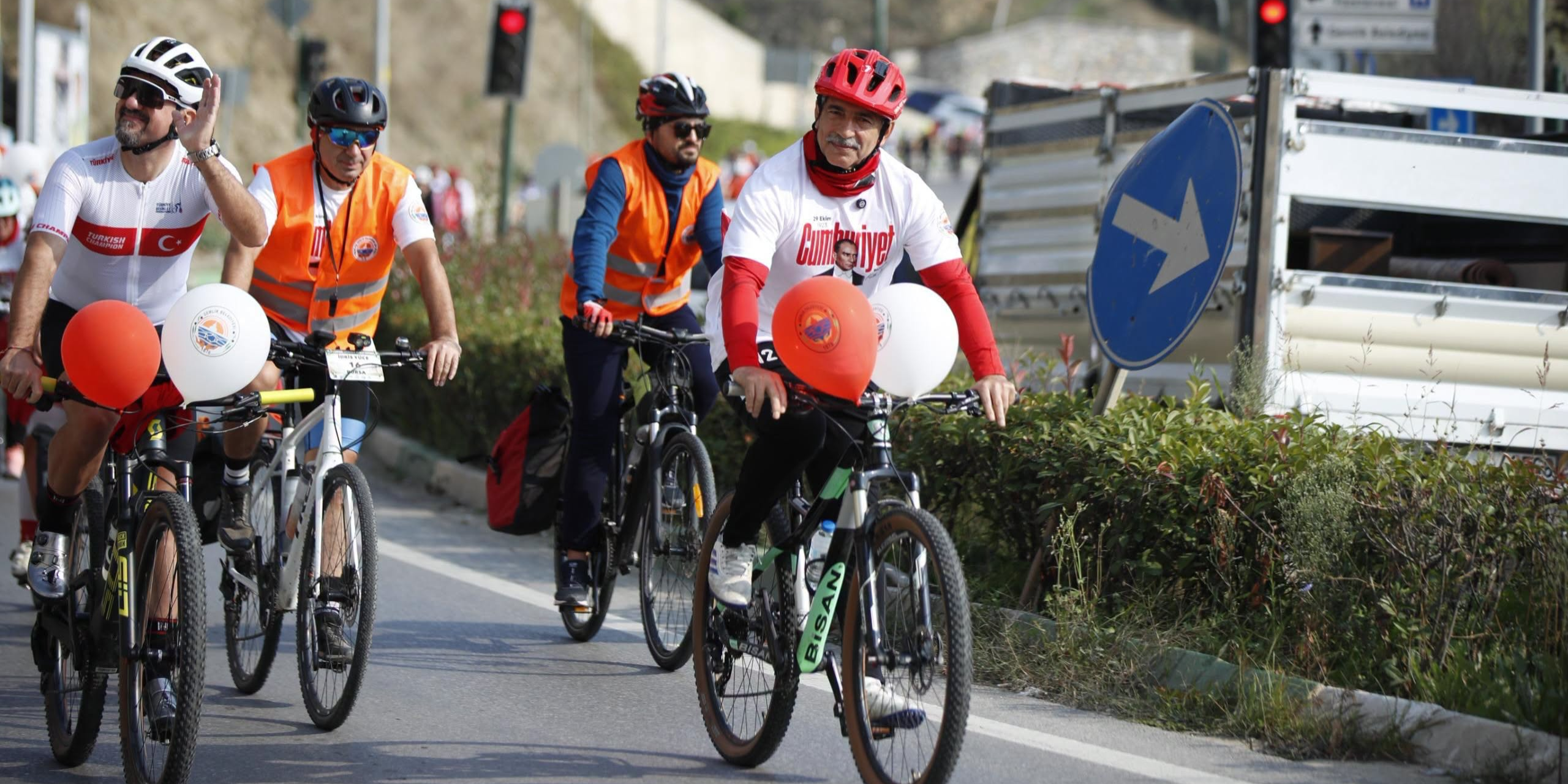Gemlik’te Cumhuriyet Bayramı için Pedal Çevirdiler