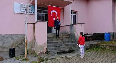 Tek öğrencisi olan okulda tören: “İşte Cumhuriyet tam olarak budur”
